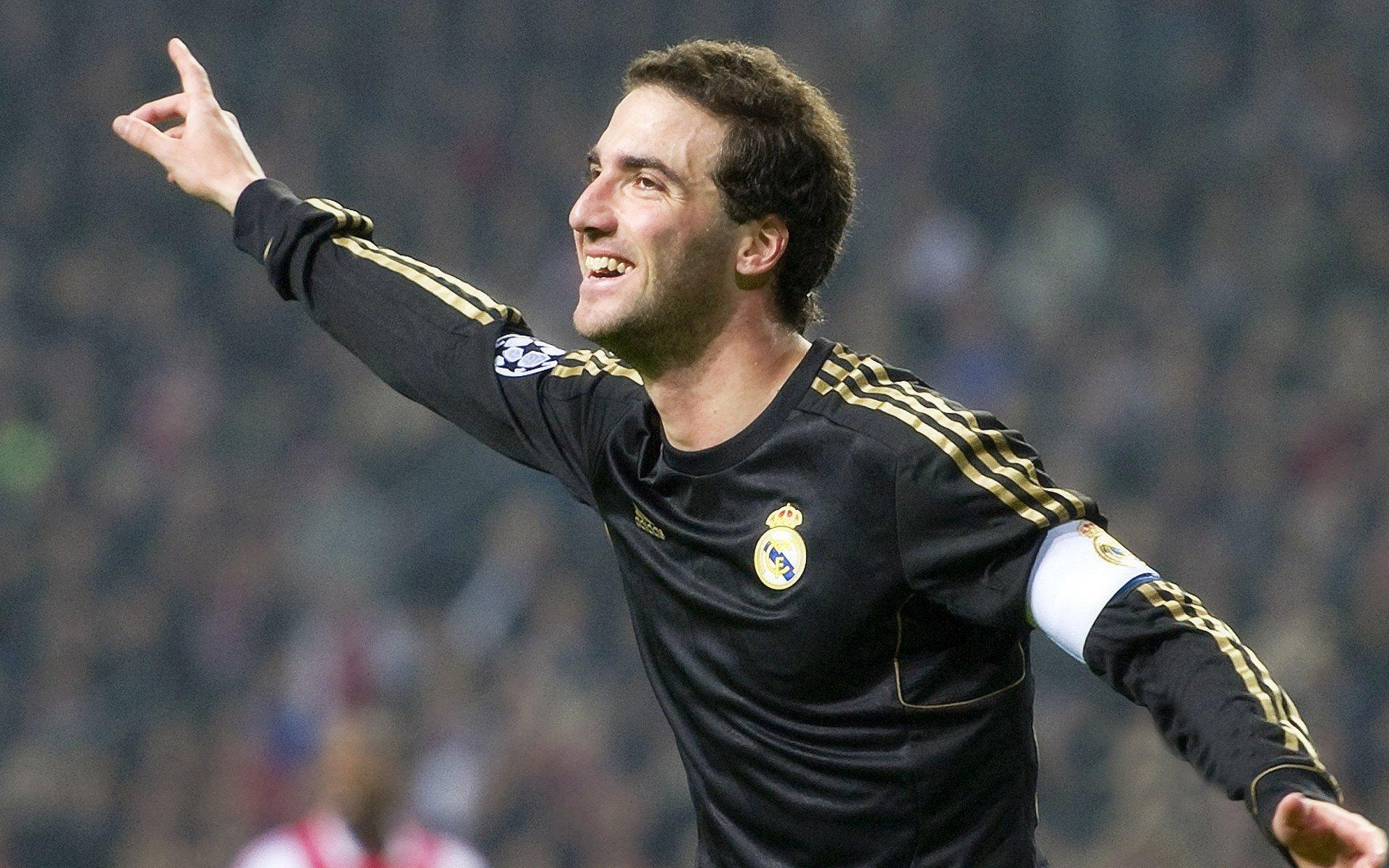 UFC格斗之夜，伊马沃夫一致判定胜艾伦，中量级新星崛起